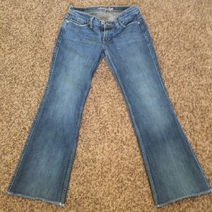 Woman’s American Eagle Jeans